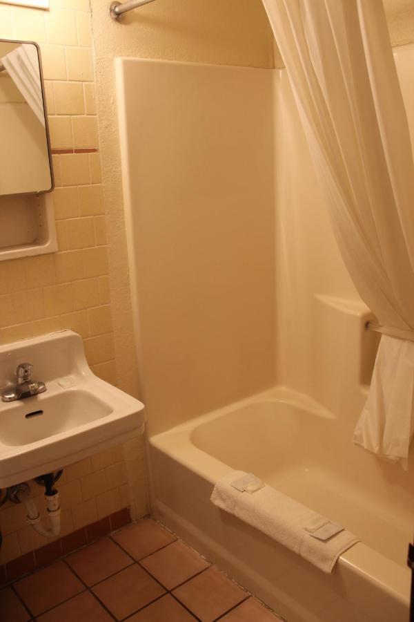 Economy Inn Safford Экстерьер фото
